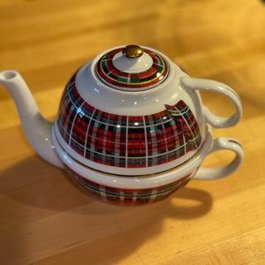 William Sonoma Tea pot
